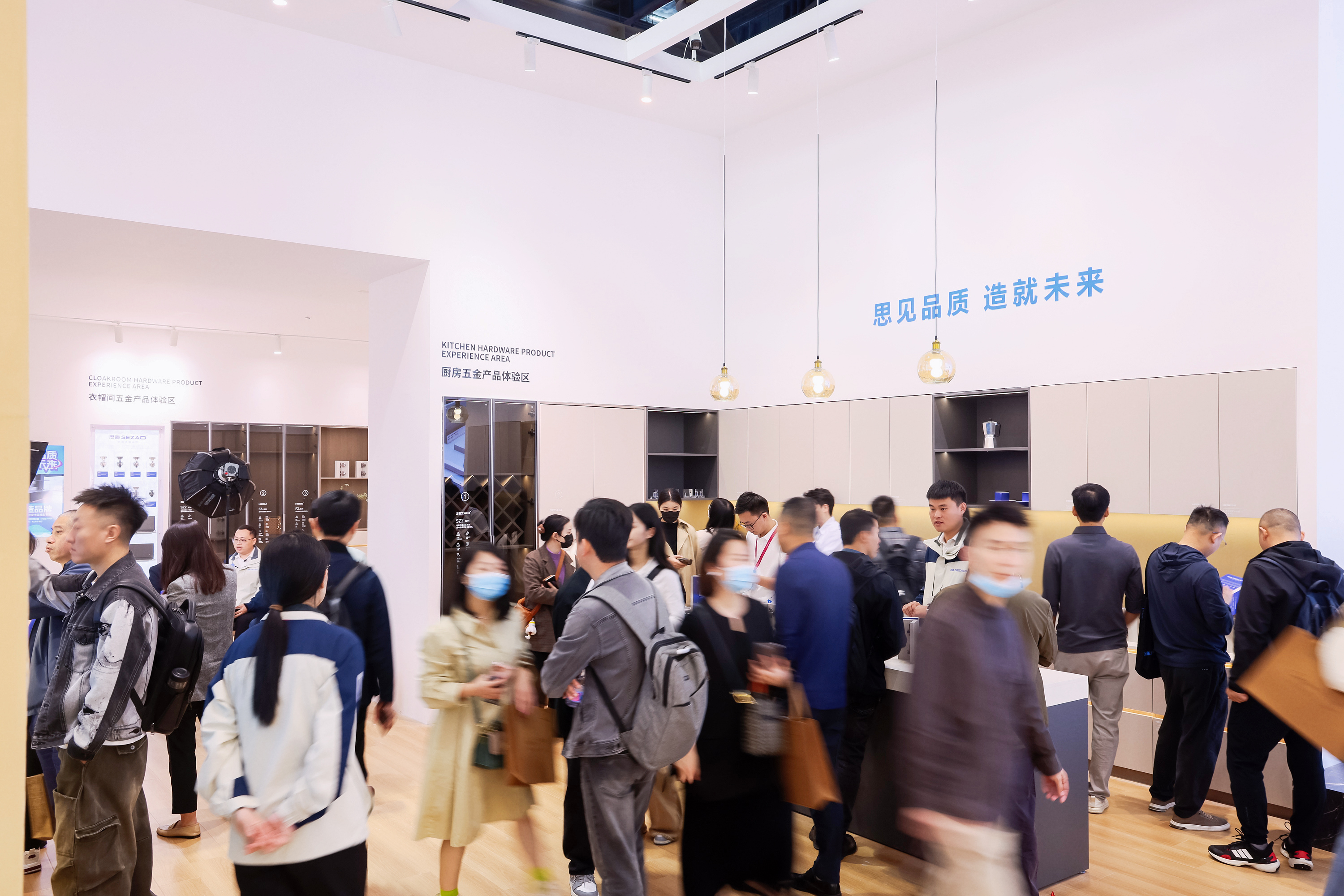 过往展会思造展厅备受关注.JPG